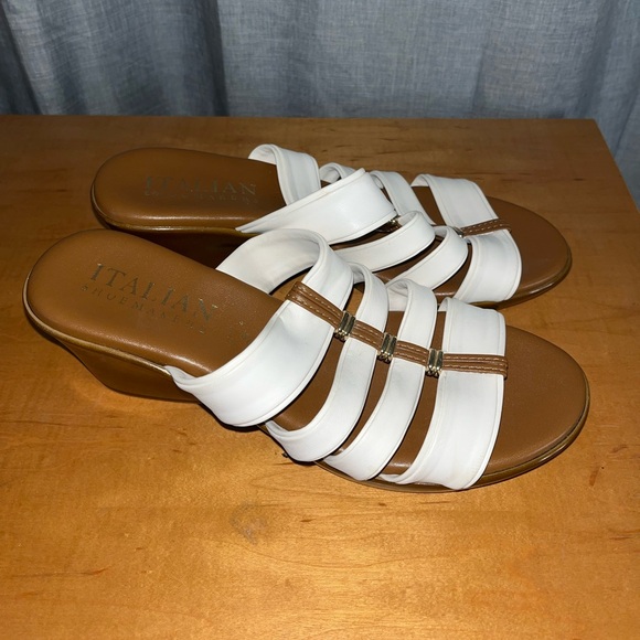 White/Tan Wedged Sandals Size 9.5 - Picture 2 of 5